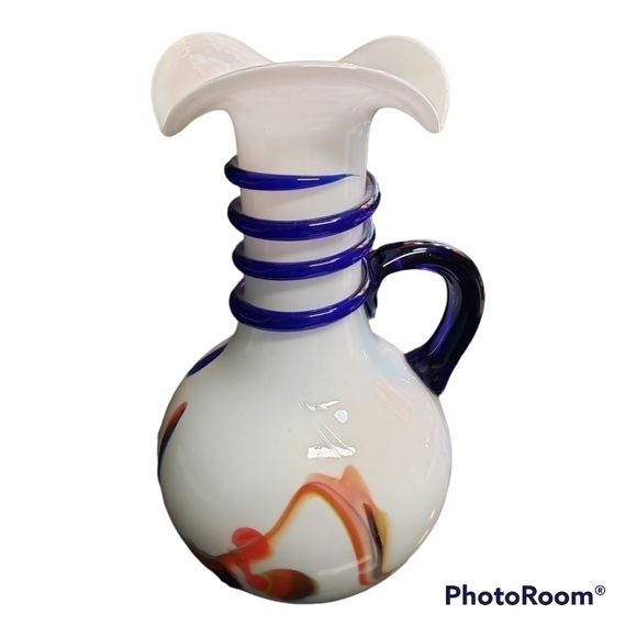𝅺cased Swirl Handblown Glass Pitcher Vase with Cobalt Blue Applied Swirl Handle - Picture 1 of 5